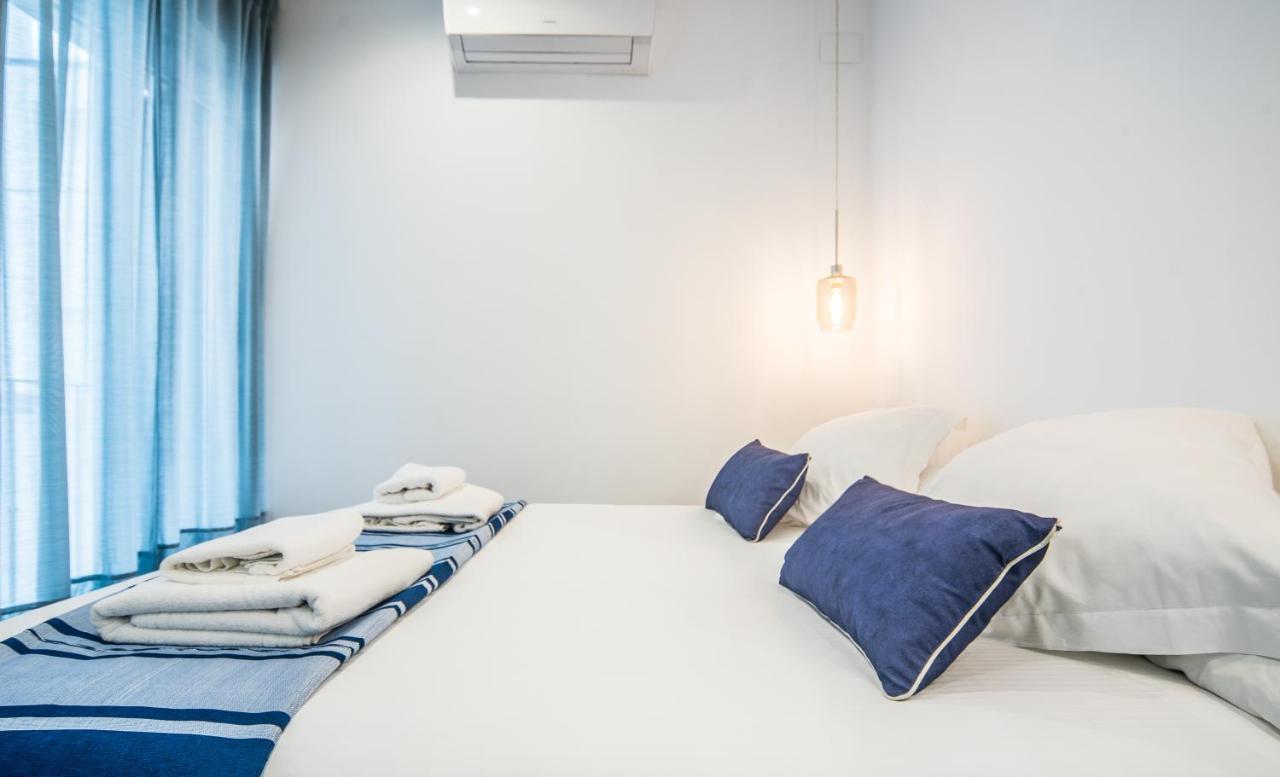 Rey De Sevilla Flats - Duplex Museo ภายนอก รูปภาพ